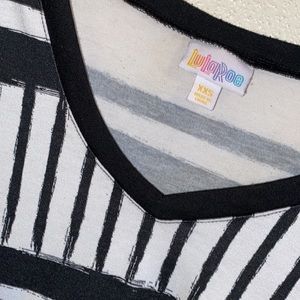 LulaRoe Black and White Short Sleeved shirt